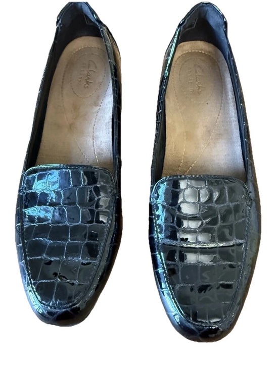 Clarks Shoes - Clarks Keesha Luca Black Croc-Embossed Patent Leather Loafers Women’s Sz 7